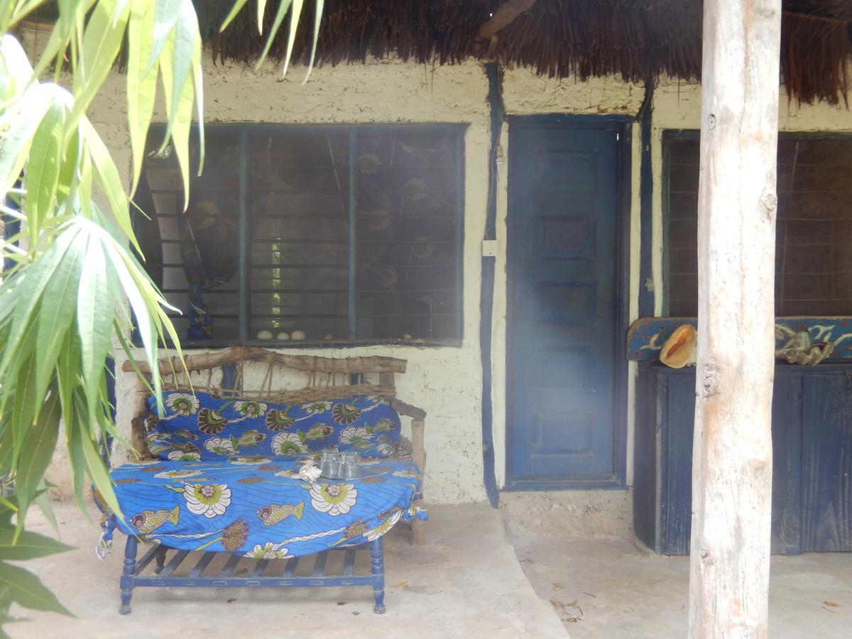 Blue Monkey Beach Cottages Shimoni Exterior foto